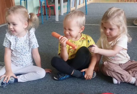 Witaminowe moce – warzywa i owoce w grupie Ananasy | Przedszkole Bemowo